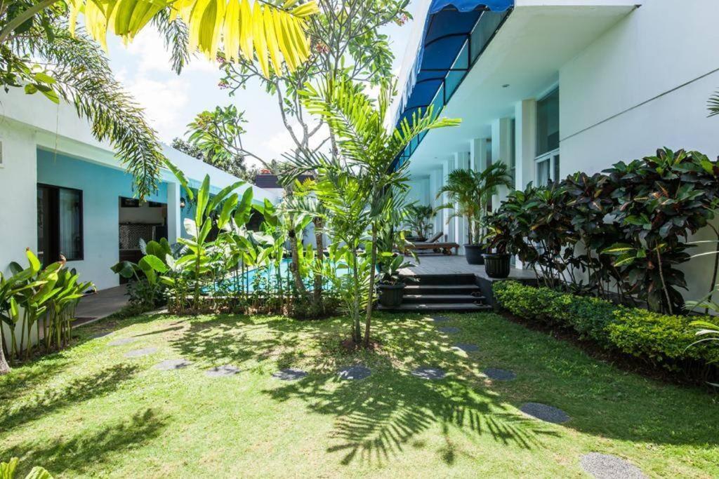 Deluxe Tropical 6 Bedroom Near *