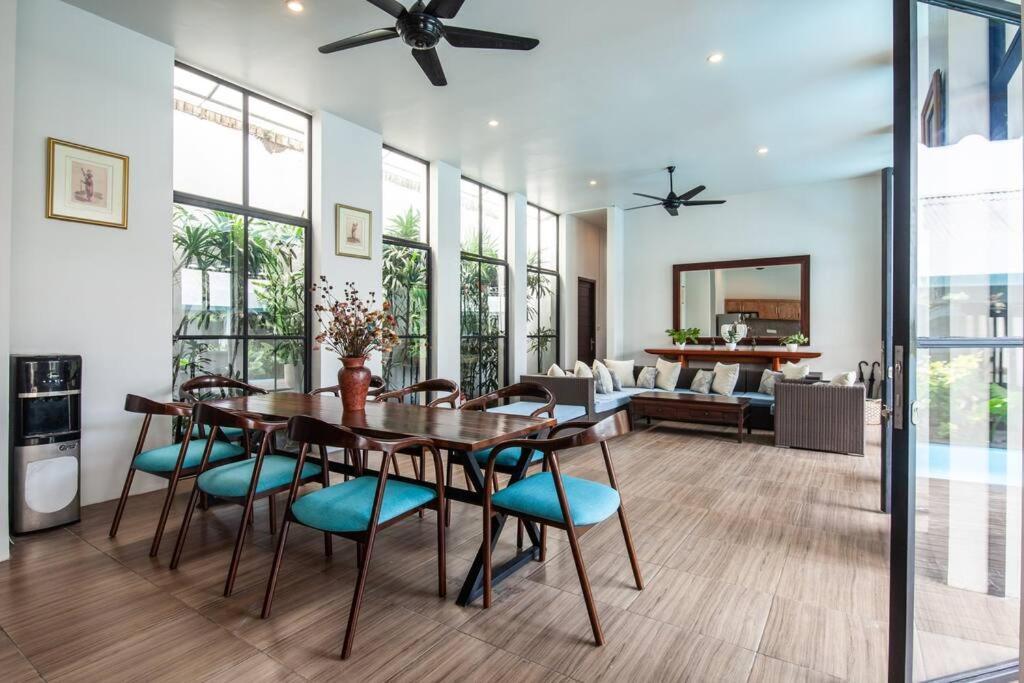 Deluxe Tropical 6 Bedroom Near Canggu