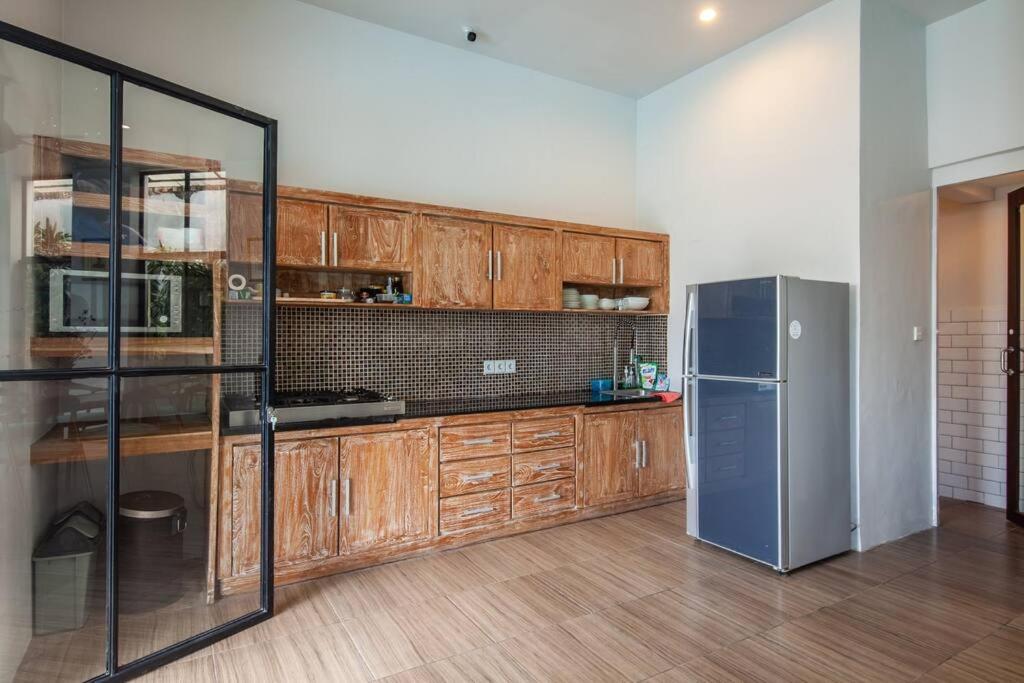 Deluxe Tropical 6 Bedroom Near Villa *