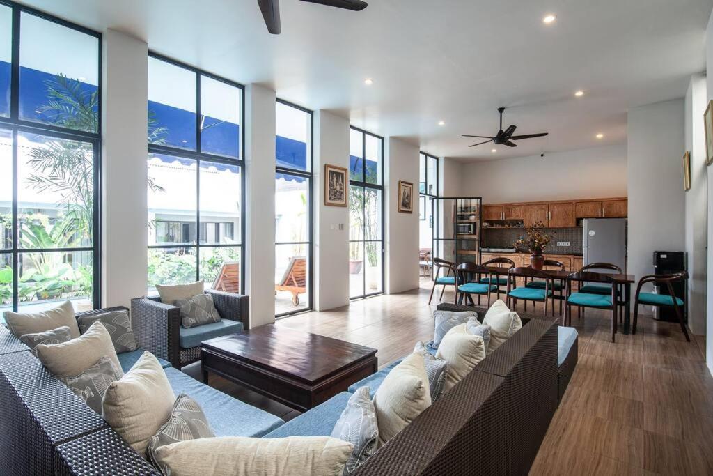 Deluxe Tropical 6 Bedroom Near * Canggu